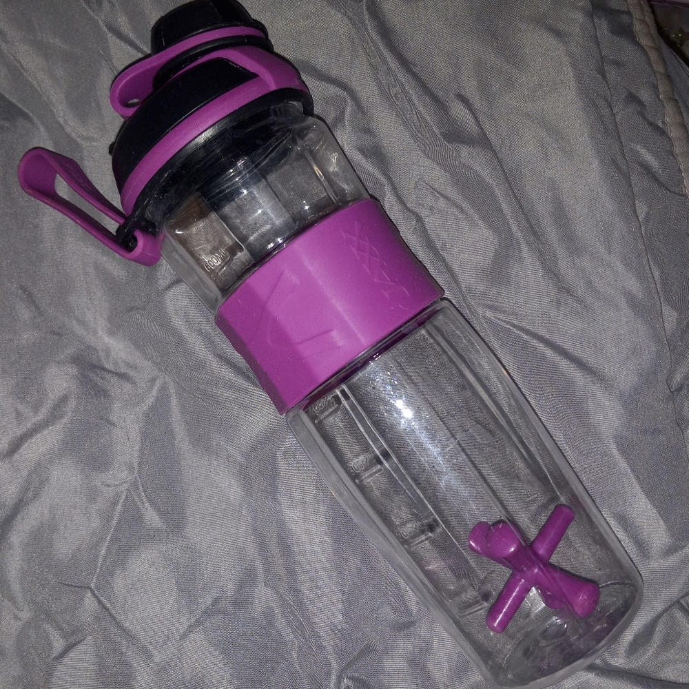 Fit & Fresh JAXX 24 oz Active Sport Shaker Bottle, BPA-Free